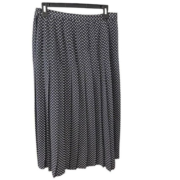 Navy & White Mini Floral Polyester Pleated Skirt with Matching Scarf or Sash - Picture 4 of 8